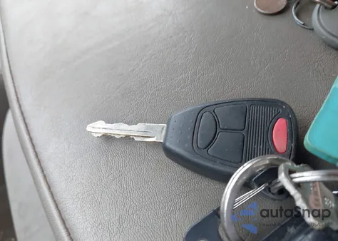 2007 Dodge Ram 1500 Slt/Trx4 Off Road/Sport z USA, uszkodzony, nr VIN 1D7HU18237S204752